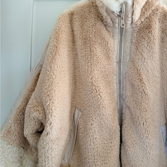Oof Wear Two Tone Sherpa Jacket - Picture 3 of 10